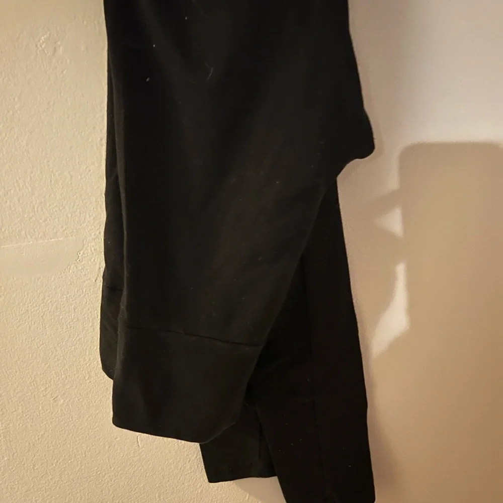 Clothes - Picture 4 of 14